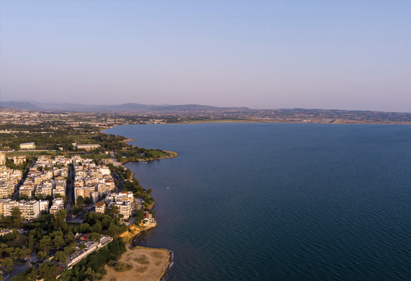Εικ. 16. Η περιοχή μετά το εστιατόριο "Χαμόδρακας" και μέχρι το τέλος του πολεοδομικού συγκροτήματος της πόλης, αφημένη χωρίς ενδιαφέρον στην τύχη της.