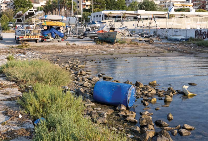 Εικ 7. Εικόνα δίπλα στον Ναυτικό Όμιλο με τα …σύγχρονα ιστιοπλοϊκά σκάφη.